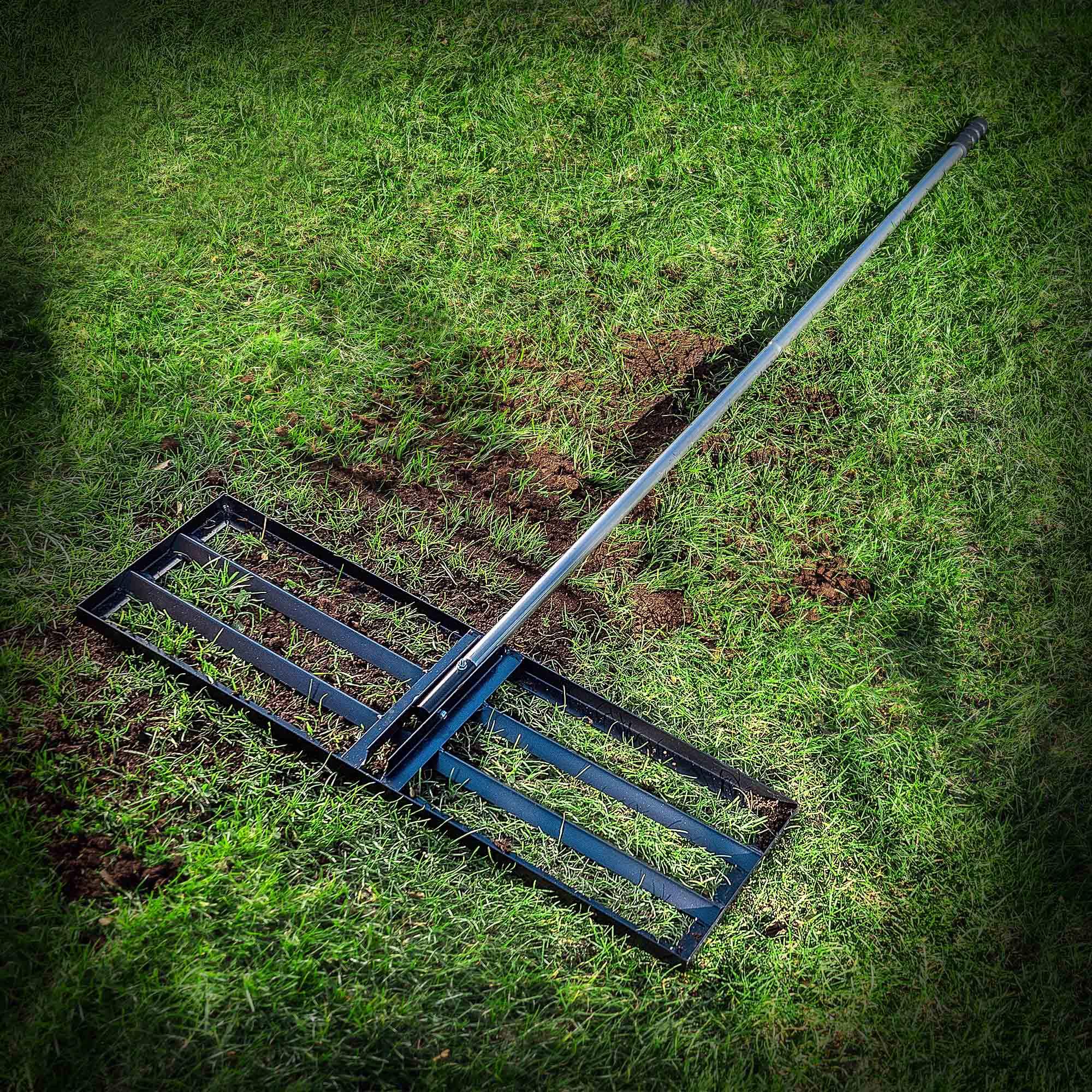 Niwelator do trawnika Trevino 90cm z trzonkiem