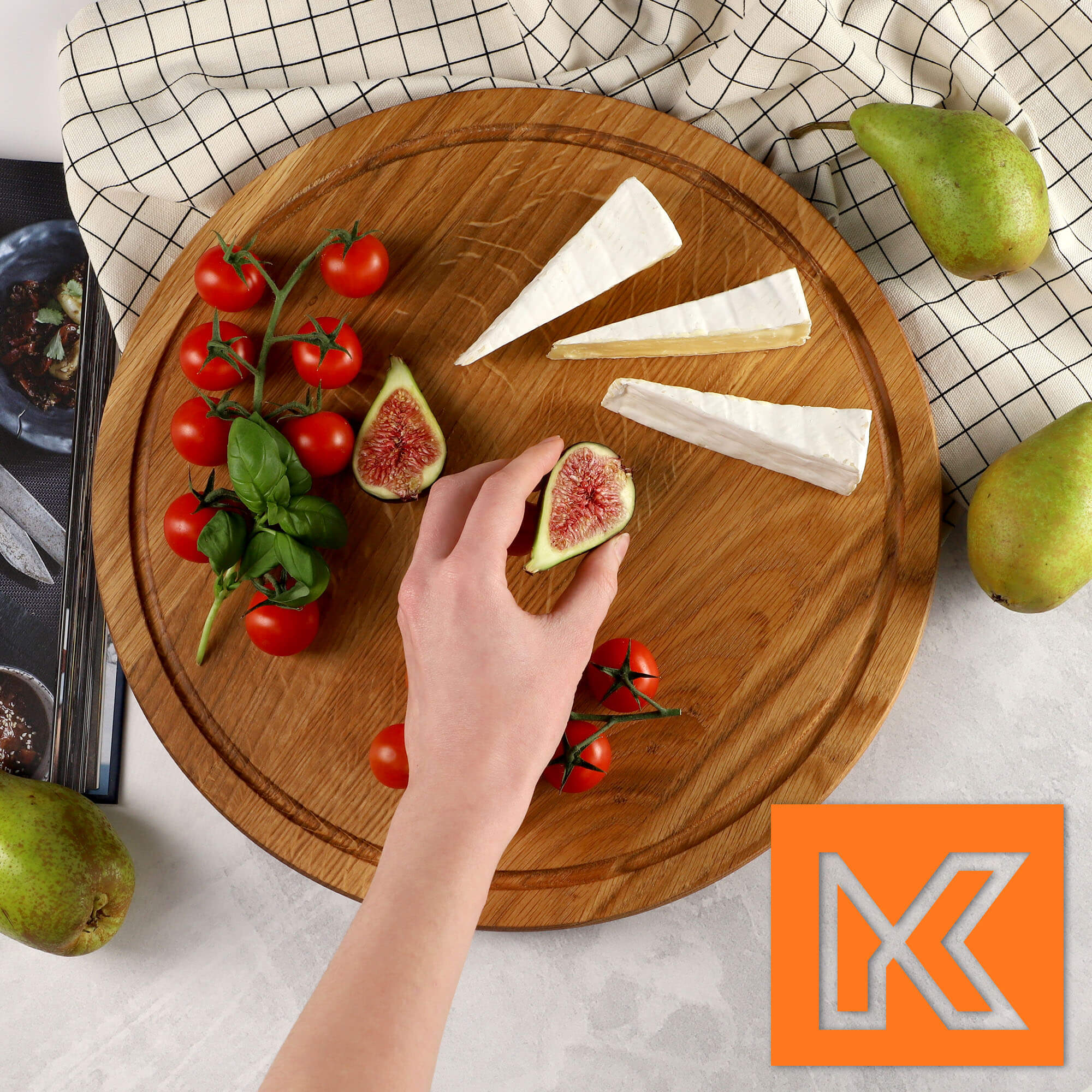 Okrągła, dębowa deska do krojenia 35 cm