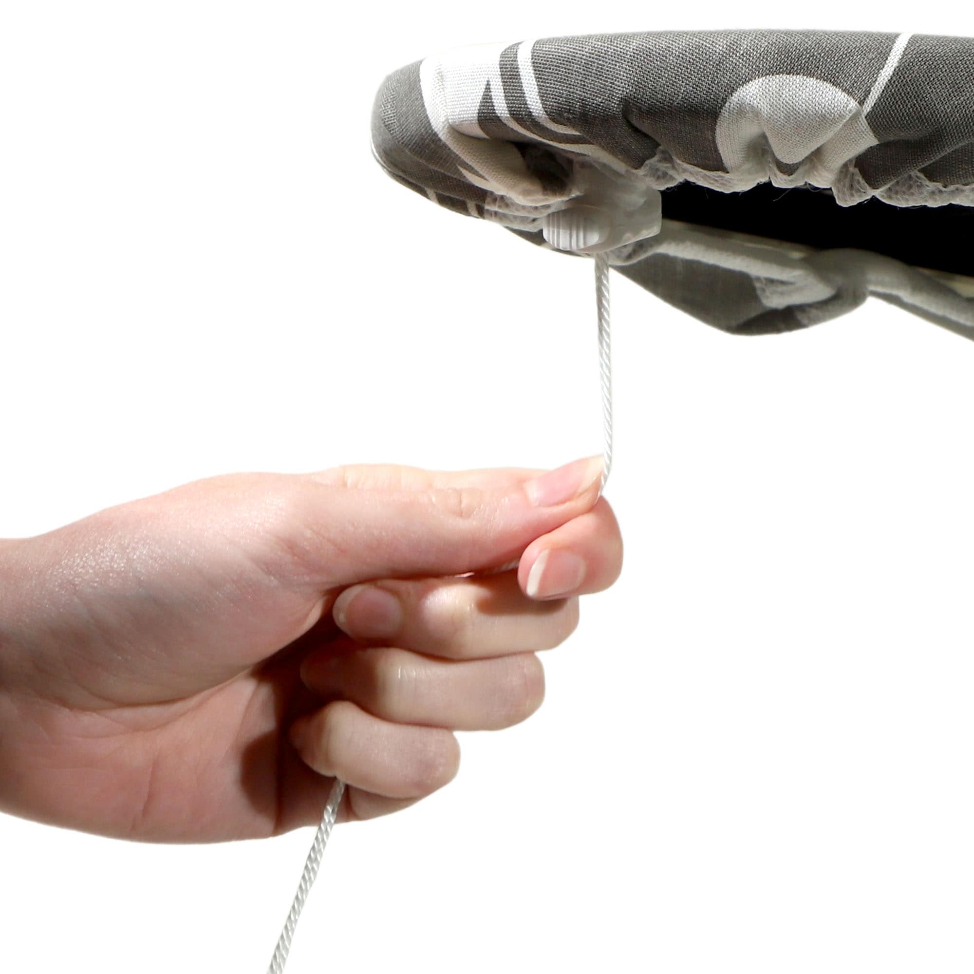 Pokrowiec bawełniany na deskę 127x46cm Silbate kwiaty na białym tle