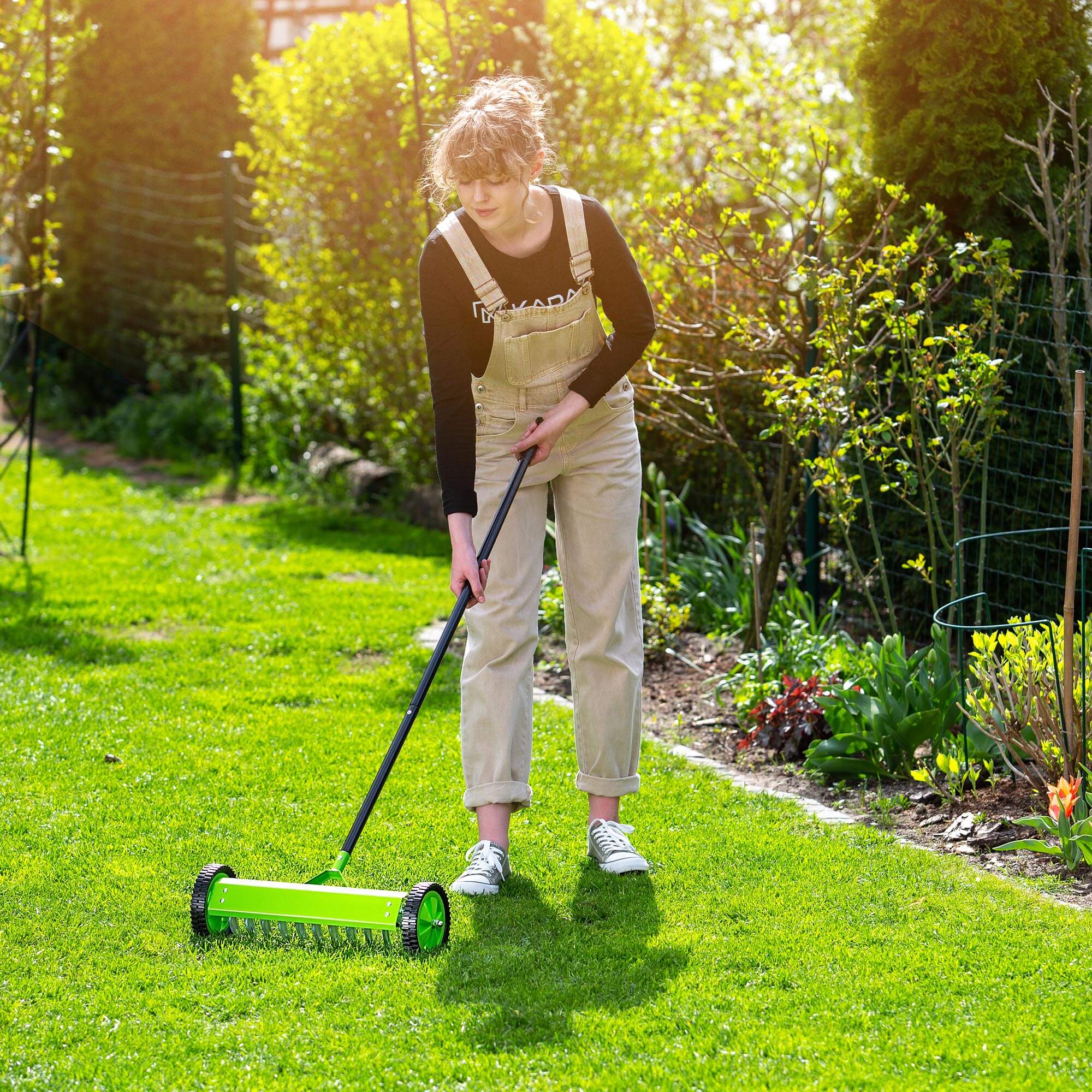 Aerator ręczny jednostronny na kółkach Rovigo 130 x 48 cm zielony