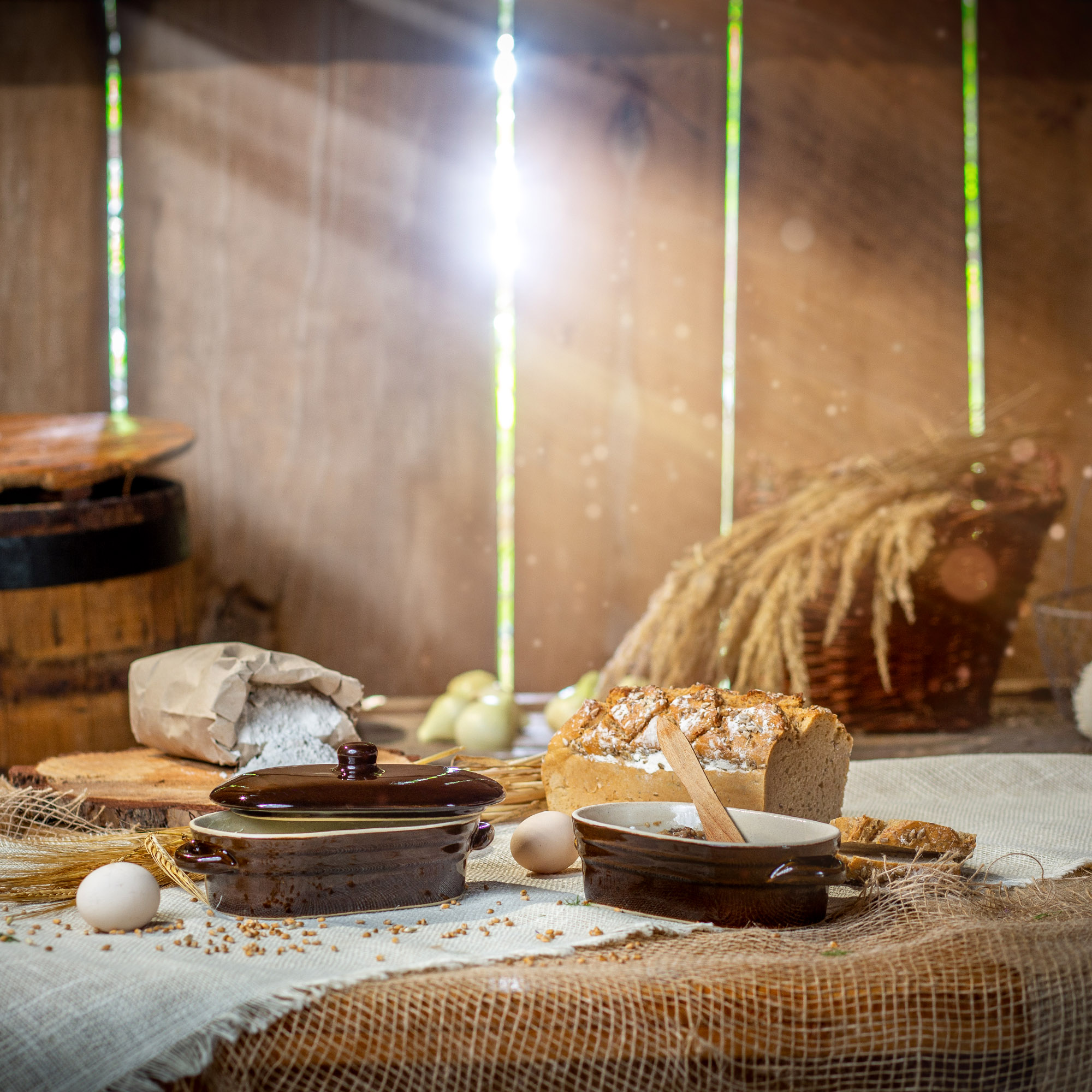 Garnek owalny kamionkowy Athena 1L, z pokrywką