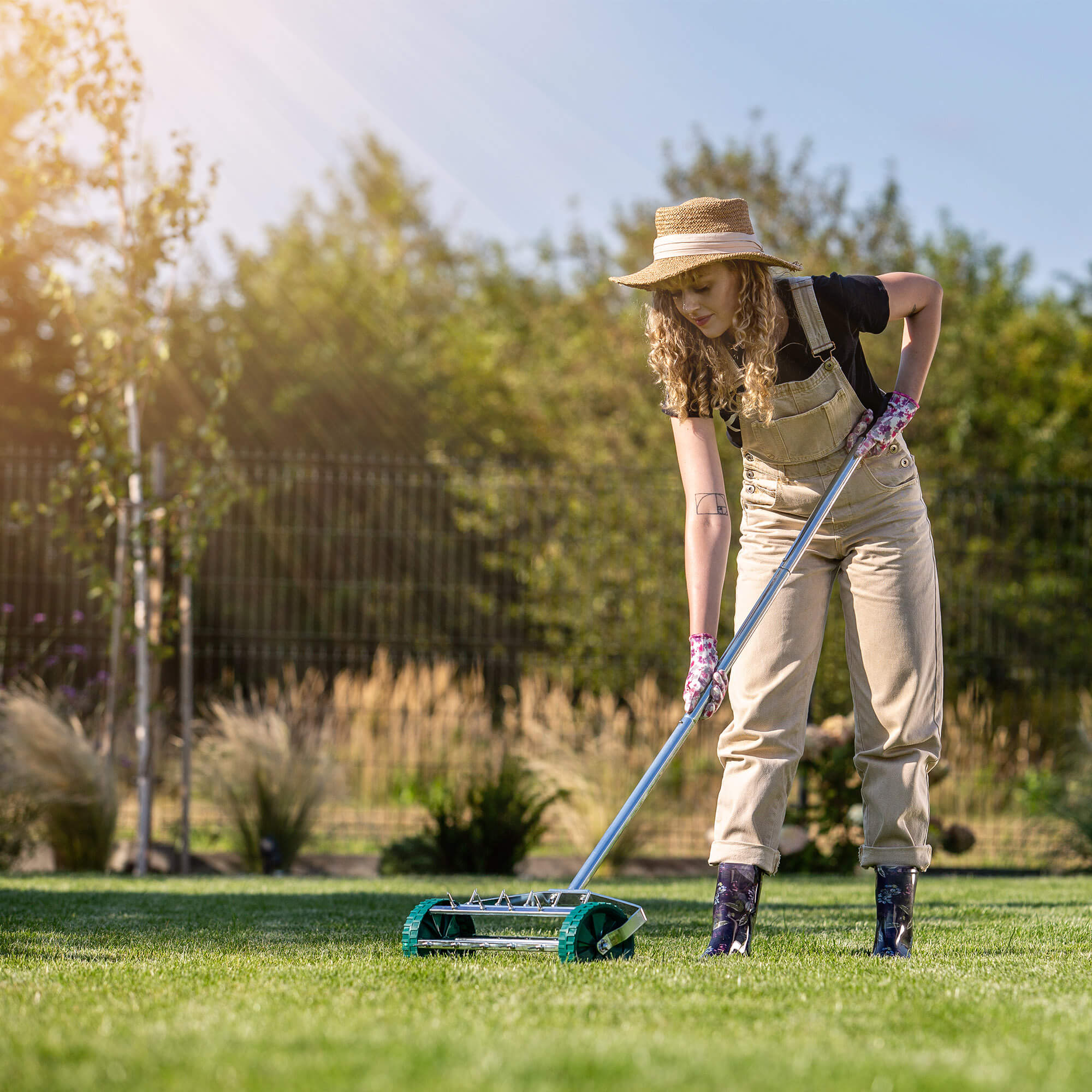 Ręczny aerator do trawy Udel, zielony