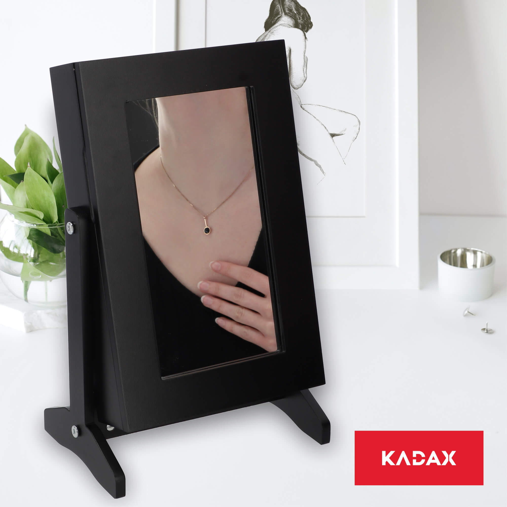 Szafka na biżuterię z lustrem Trullo 19 x 30 cm, czarna