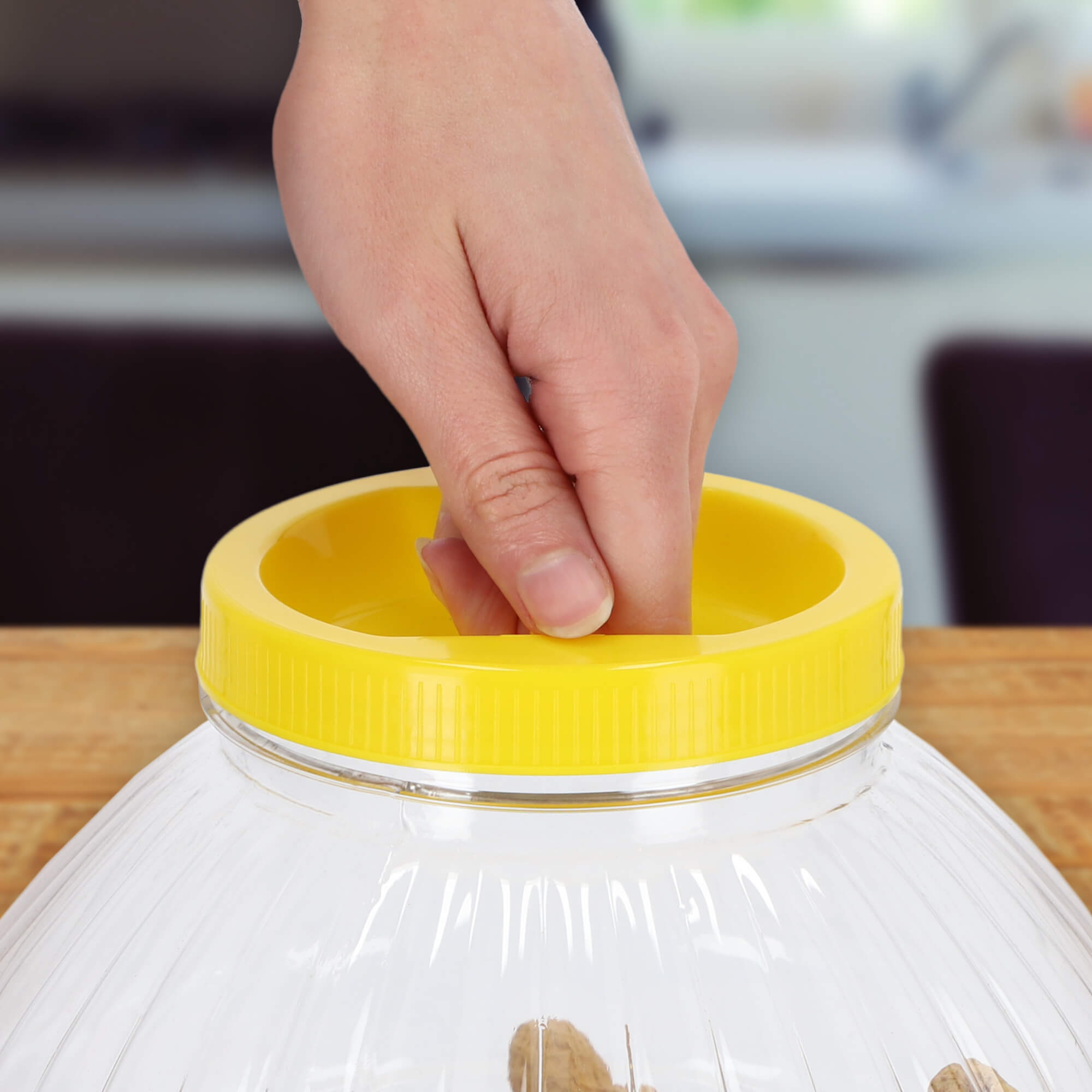 Słoik plastikowy z zakrętką 8L żółty
