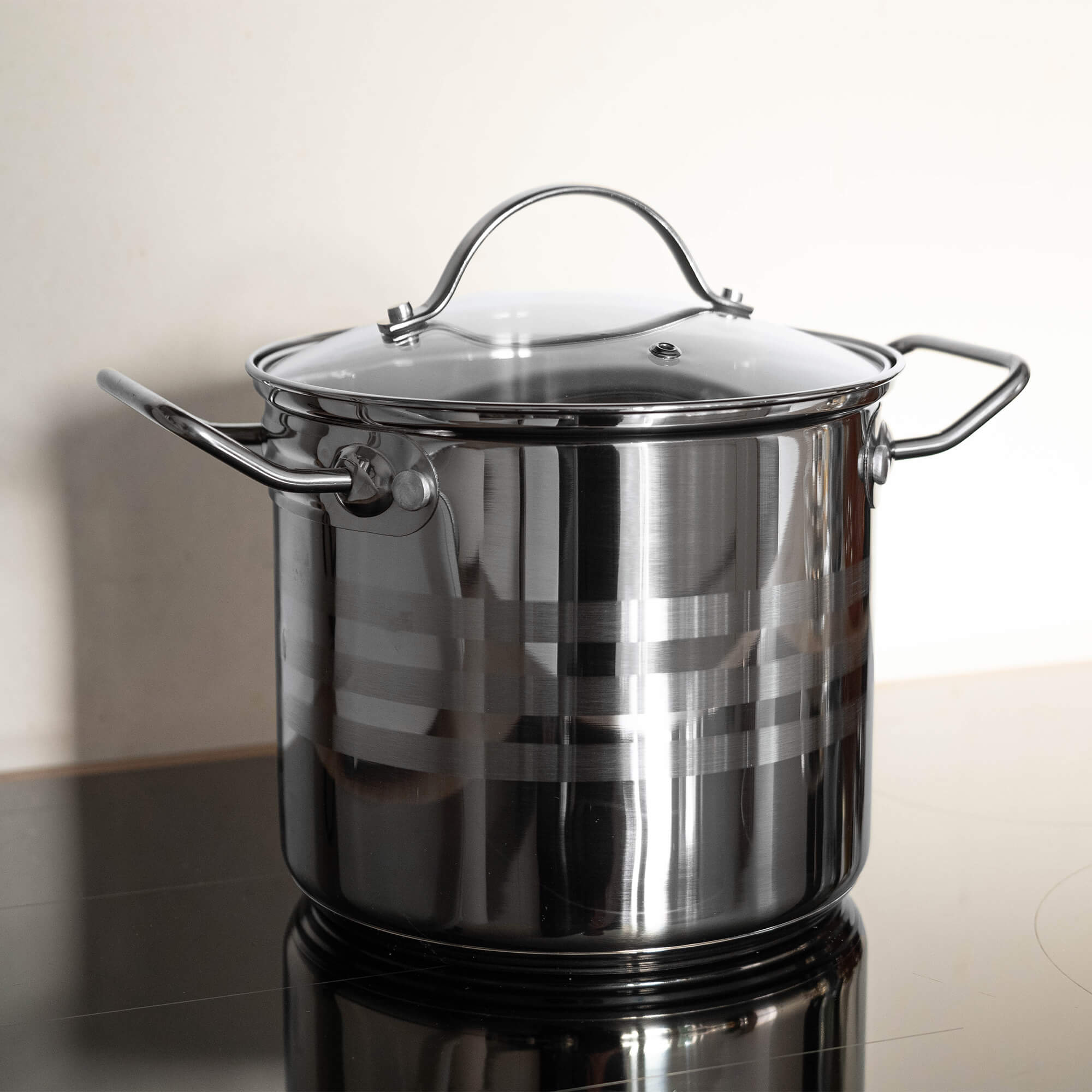 Garnek stalowy Sveg z pokrywką 3.7L