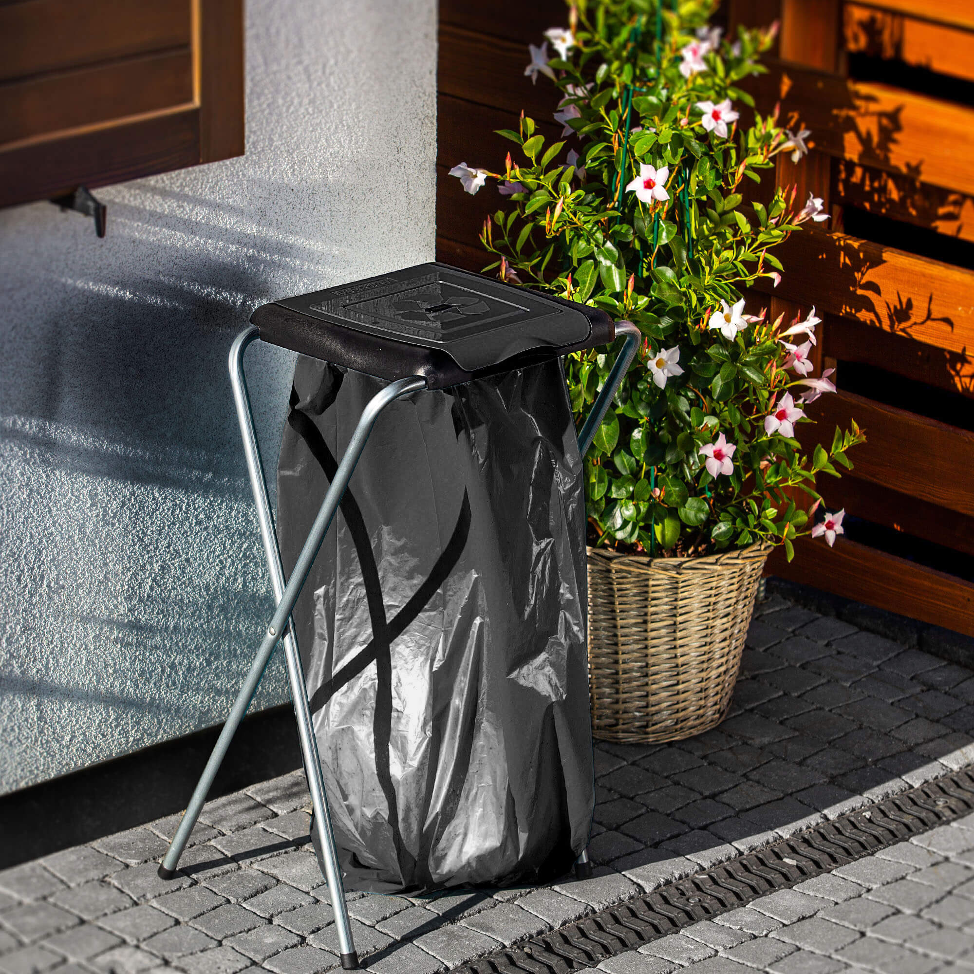 Stojak pojedynczy do segregacji odpadów Amal, czarny