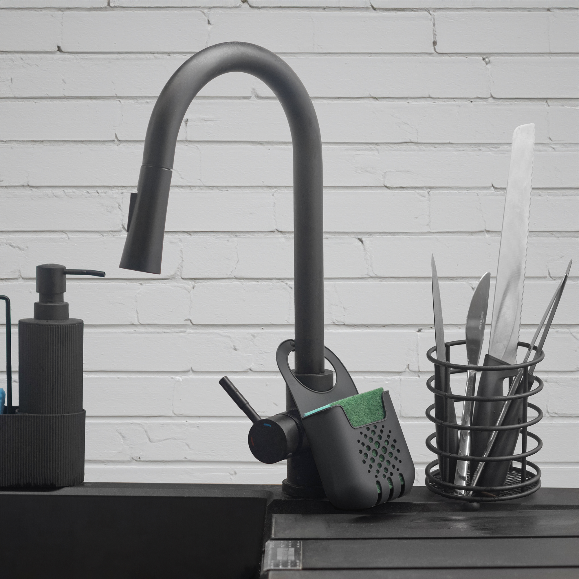 Wiszący organizer Cascia z gąbką czarny