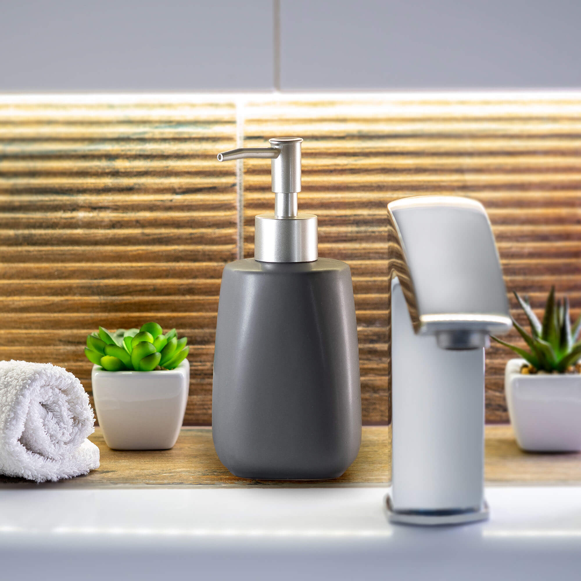 Zestaw dozownik na mydło + szczotka WC, szary