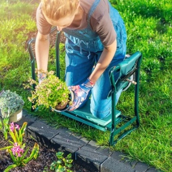 Usprawnij swoją pracę w ogrodzie! Klęcznik ogrodowy 3 w 1