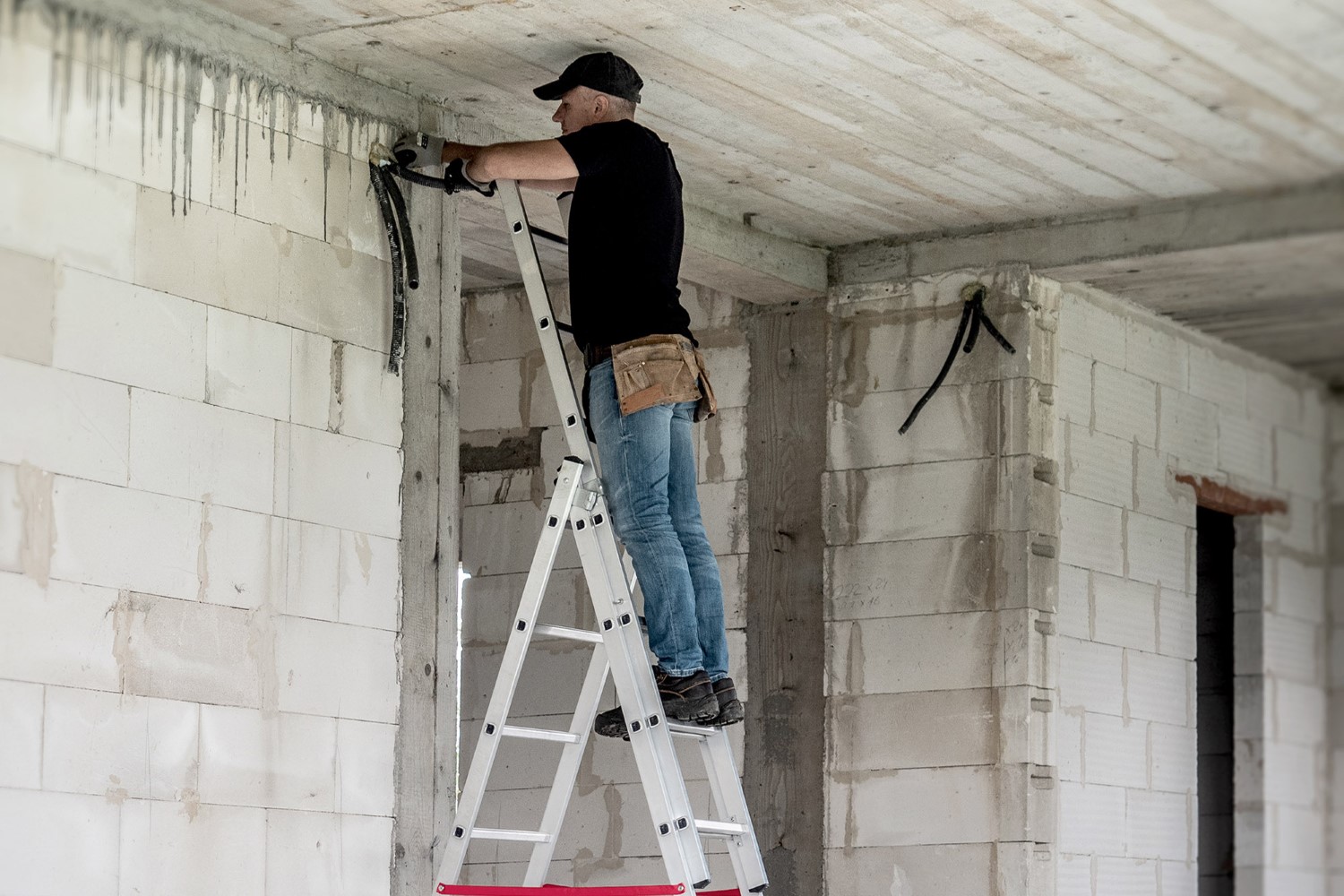 Drabina aluminiowa 8-stopniowa i 7-stopniowa do zadań specjalnych na dużej wysokości