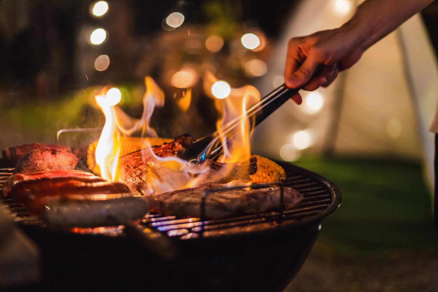 Menu na garden party – proste i smaczne dania z grilla