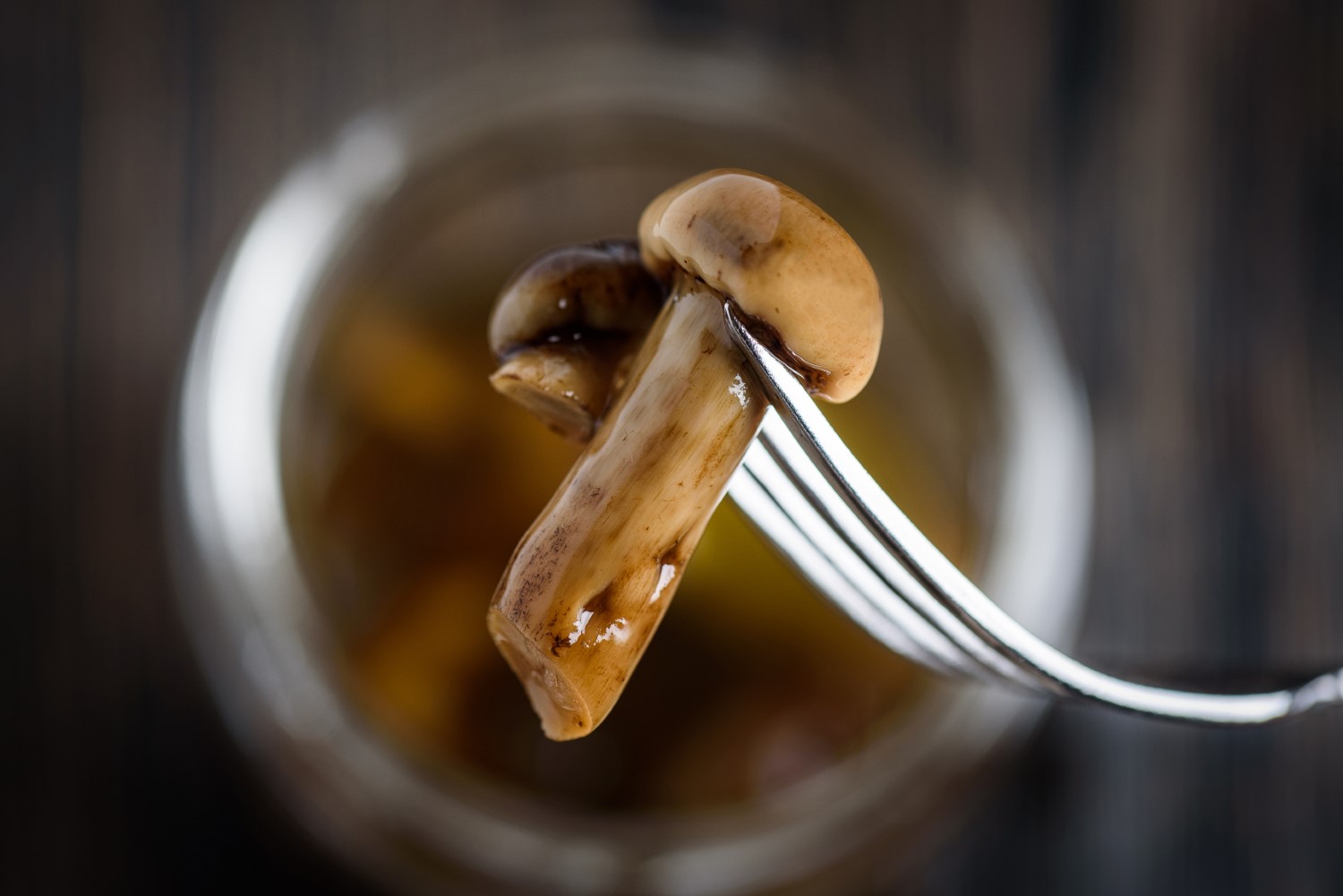 Jak się robi zalewę do grzybów marynowanych?