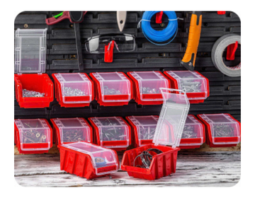 Przybory kuchenne - niezbędne akcesoria kuchenne kuchnia, przybory kuchenne, akcesoria kuchenne, łopatka, ubijak, wałek, chlebak, przyprawnik, tarka, szatkownica, czajnik, imbryk, drewniana łopatka, deska, deska do krojenia, nóż do mięsa, kamionka